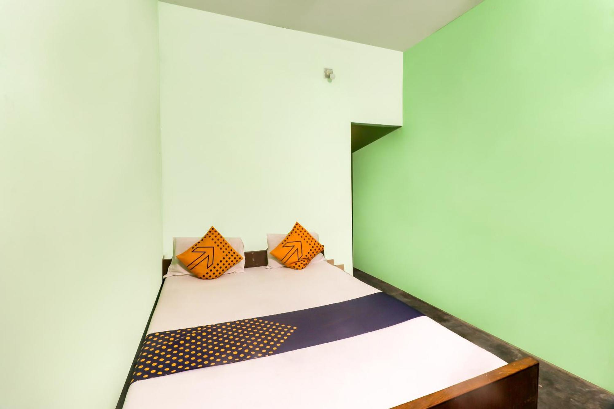 Spot On Mishra Guest House Varanasi Eksteriør billede