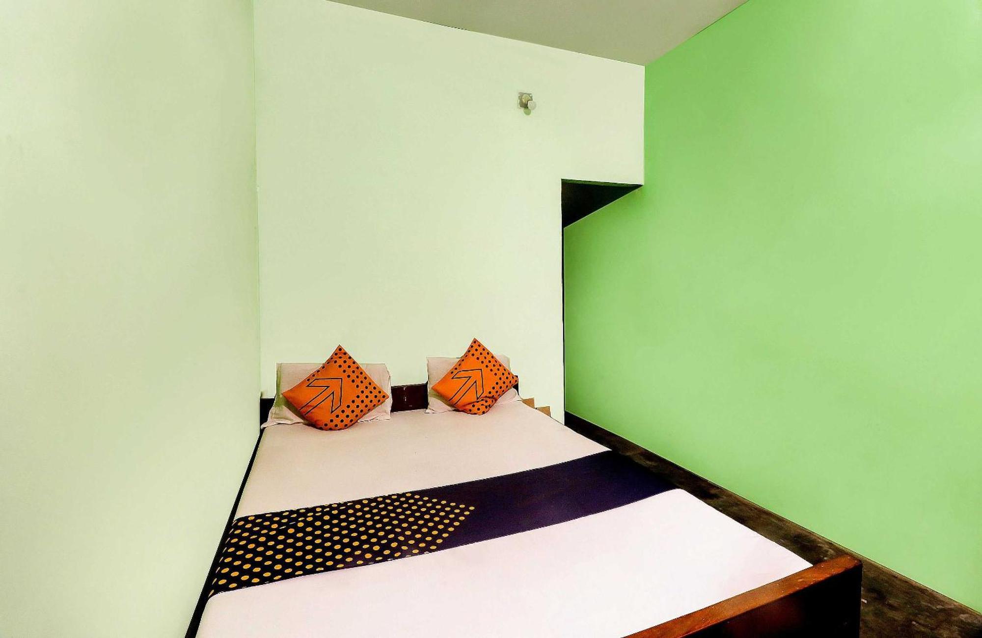 Spot On Mishra Guest House Varanasi Eksteriør billede