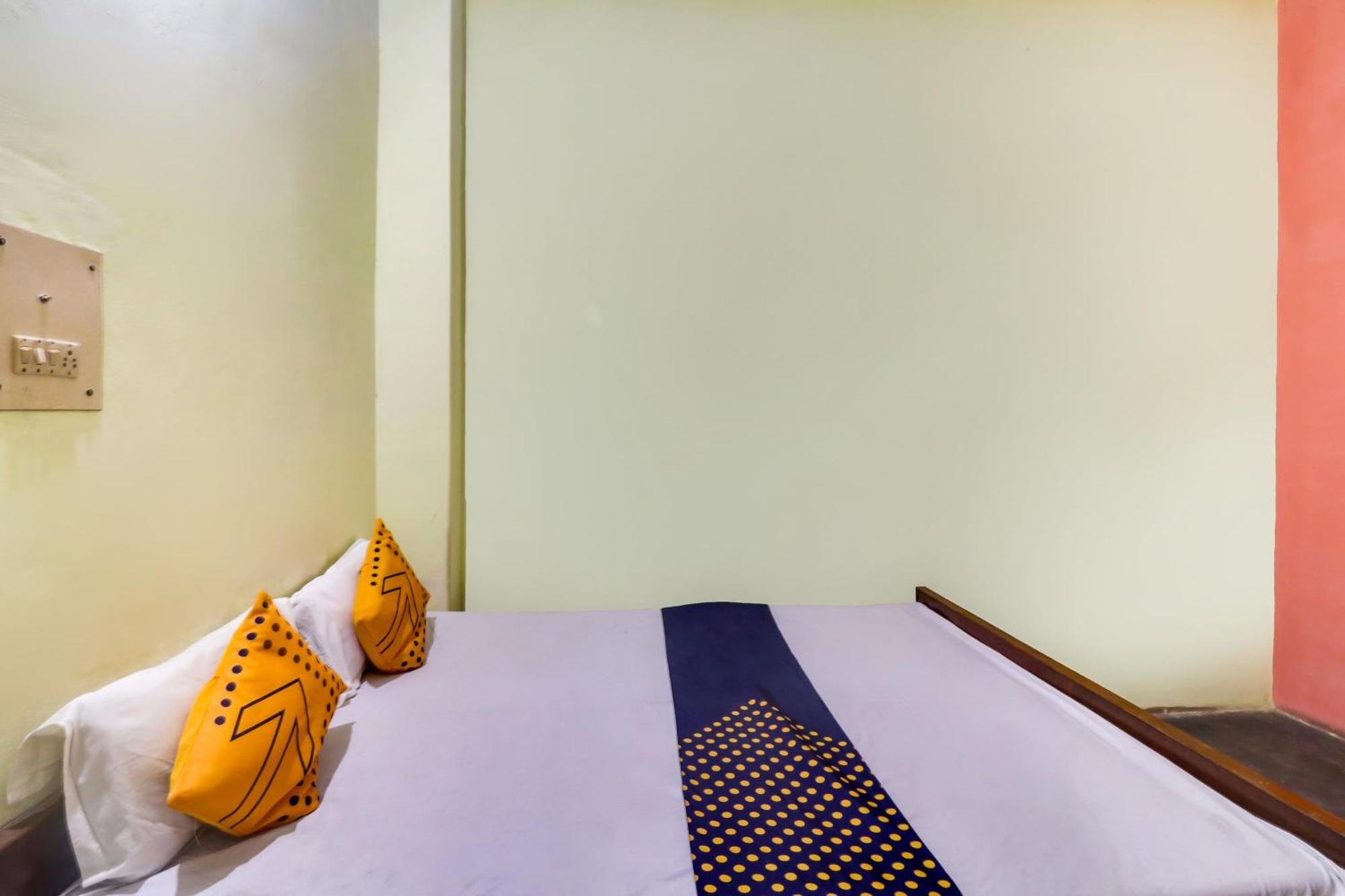 Spot On Mishra Guest House Varanasi Eksteriør billede