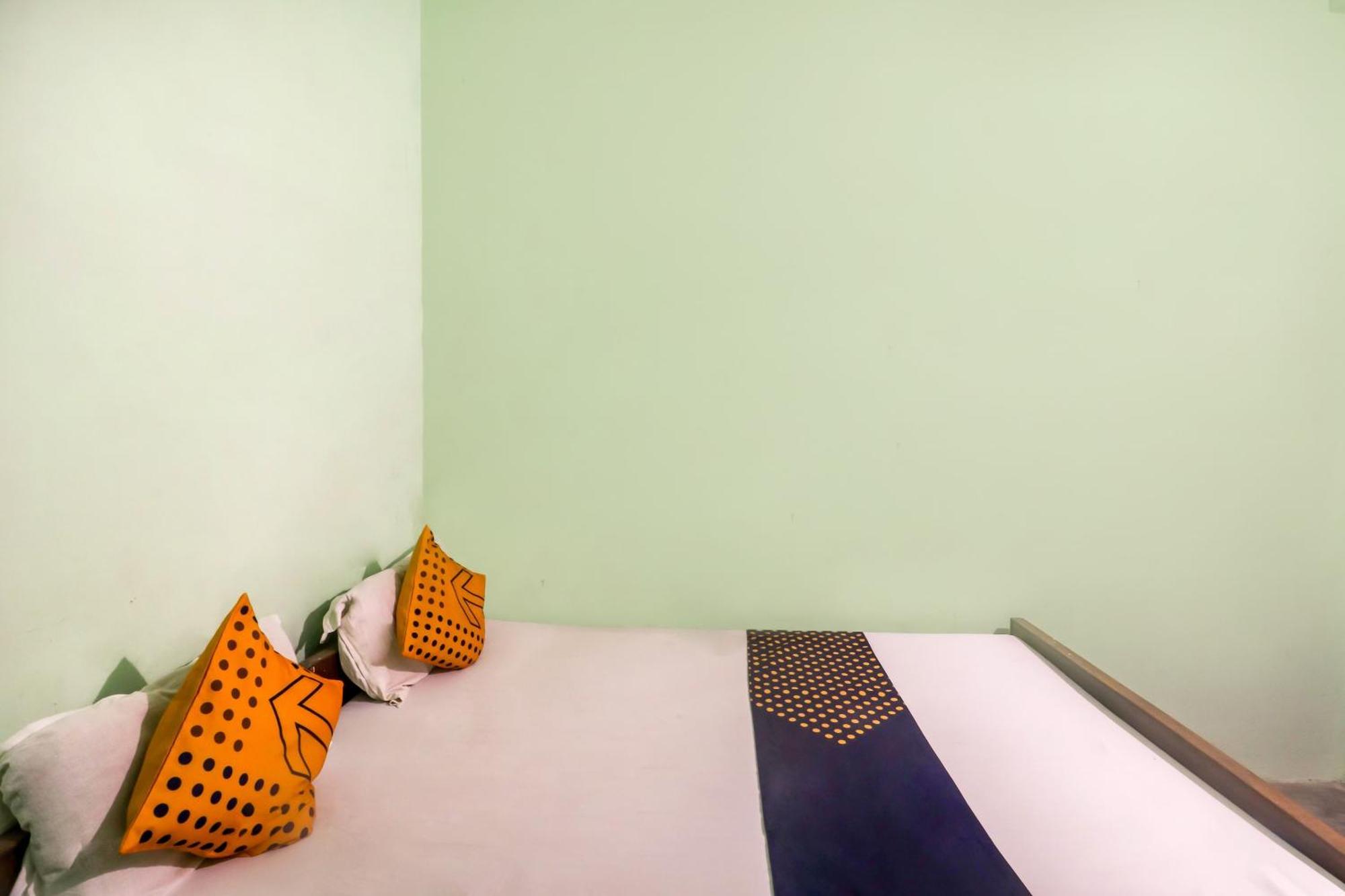 Spot On Mishra Guest House Varanasi Eksteriør billede